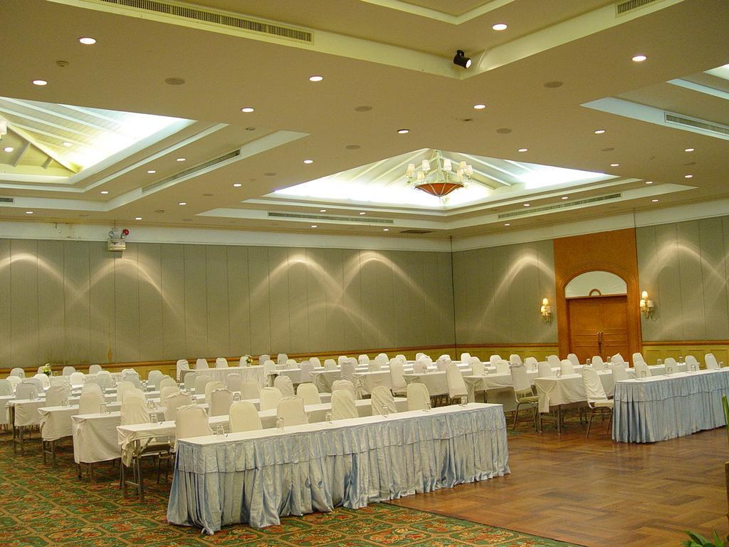 Pavilion Rim Kwai Resort Kanchanaburi Extérieur photo